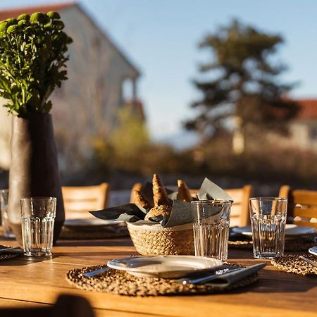 Villa & Jardin - Luxury Villa With Swimming Pool Vrh  エクステリア 写真