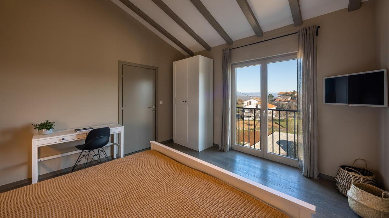 Villa & Jardin - Luxury Villa With Swimming Pool Vrh  エクステリア 写真